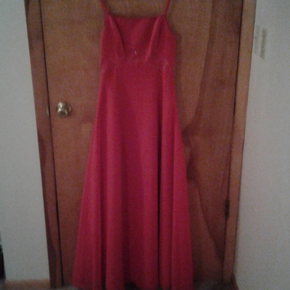 Red prom dress - Picture 2 of 3